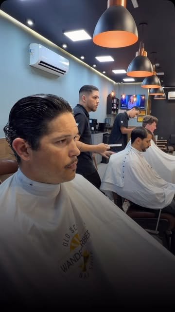 Ambiente da barbearia Wander Barber, Jardim Camburi